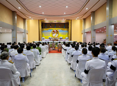 วมพิธีเจริญพระพุทธมนต์และตักบาตรถวายพระราชกุศล ... พารามิเตอร์รูปภาพ 3