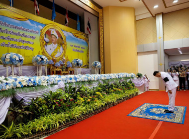 วมพิธีเจริญพระพุทธมนต์และตักบาตรถวายพระราชกุศล ... พารามิเตอร์รูปภาพ 1
