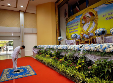 วมพิธีเจริญพระพุทธมนต์และตักบาตรถวายพระราชกุศล ... พารามิเตอร์รูปภาพ 7