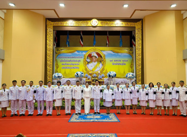 วมพิธีเจริญพระพุทธมนต์และตักบาตรถวายพระราชกุศล ... พารามิเตอร์รูปภาพ 4