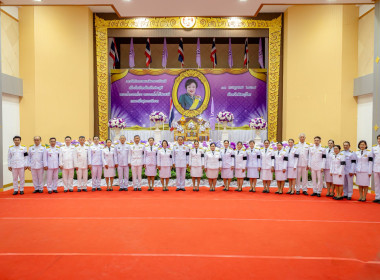 พิษณุโลกประกอบพิธีเจริญพระพุทธมนต์และตักบาตรถวายพระกุศล ... พารามิเตอร์รูปภาพ 6
